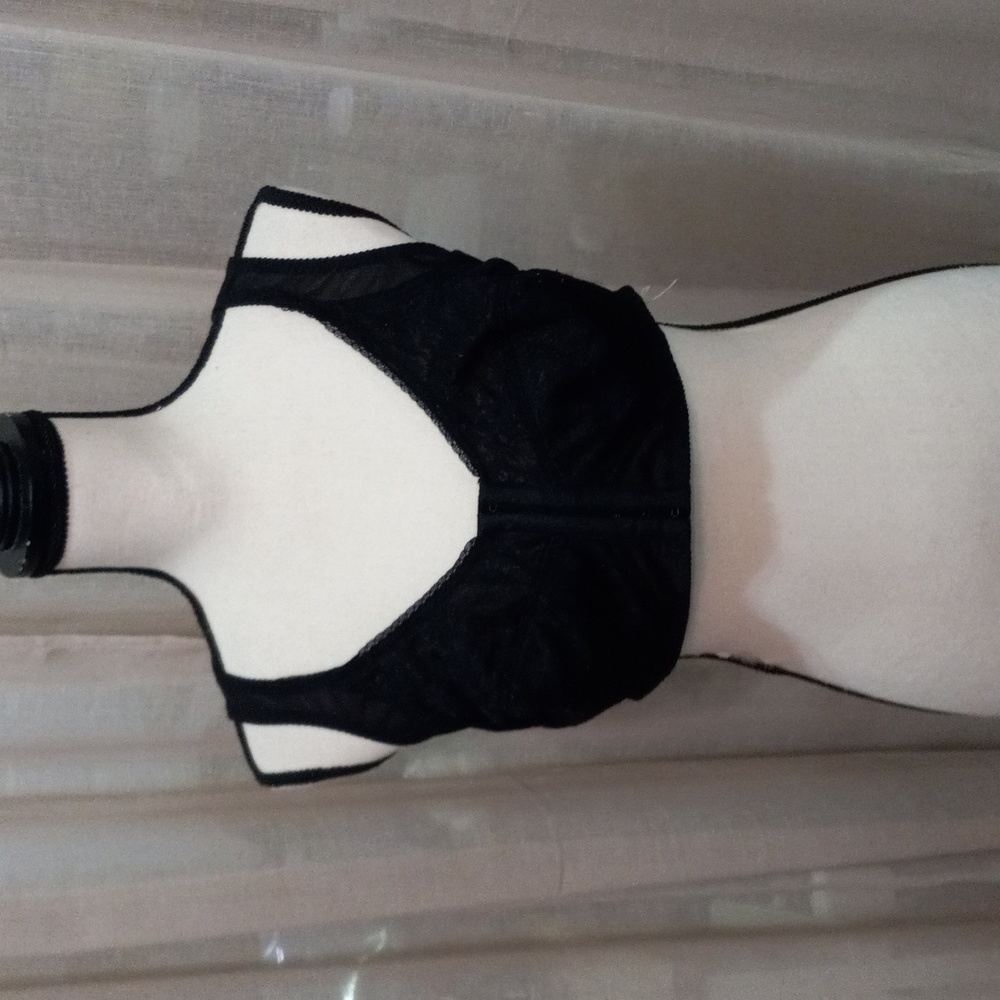 Carnival Sports Bra black size 40D